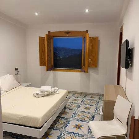 The View - Capodimonte 4*